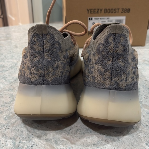 Yeezy Boost 380 - Picture 3 of 8